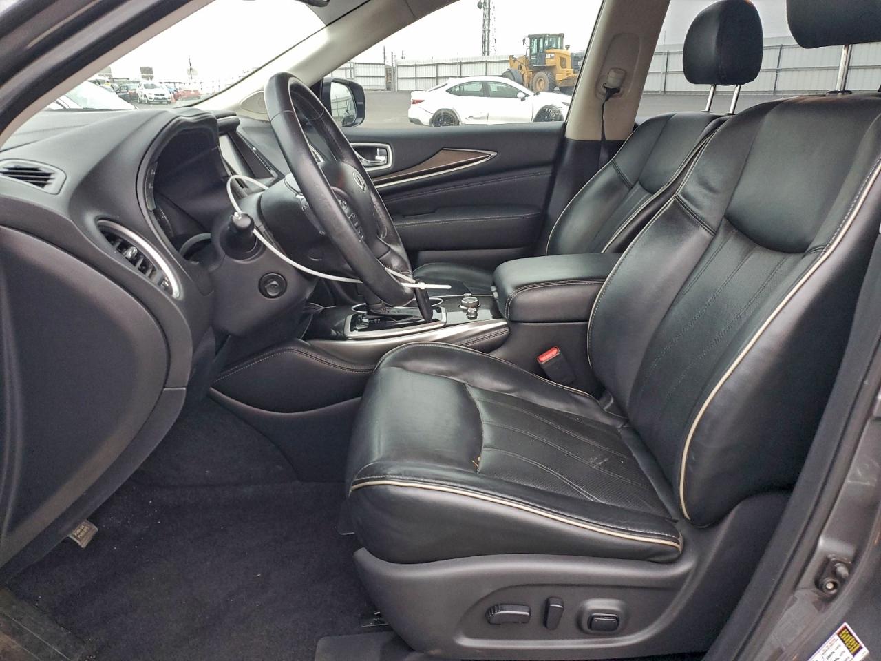 INFINITI Qx Luxe Image 3