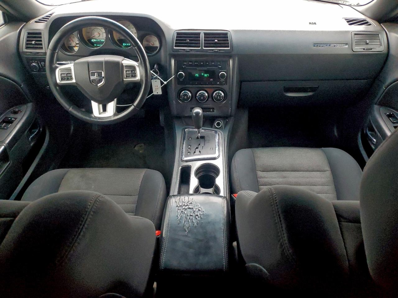 Dodge Challenger Sxt Image 12