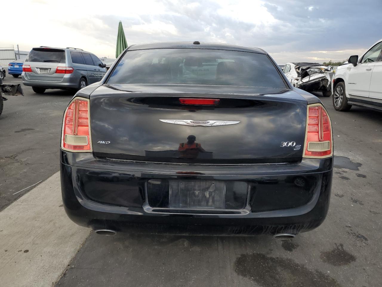Chrysler 300 S Image 5