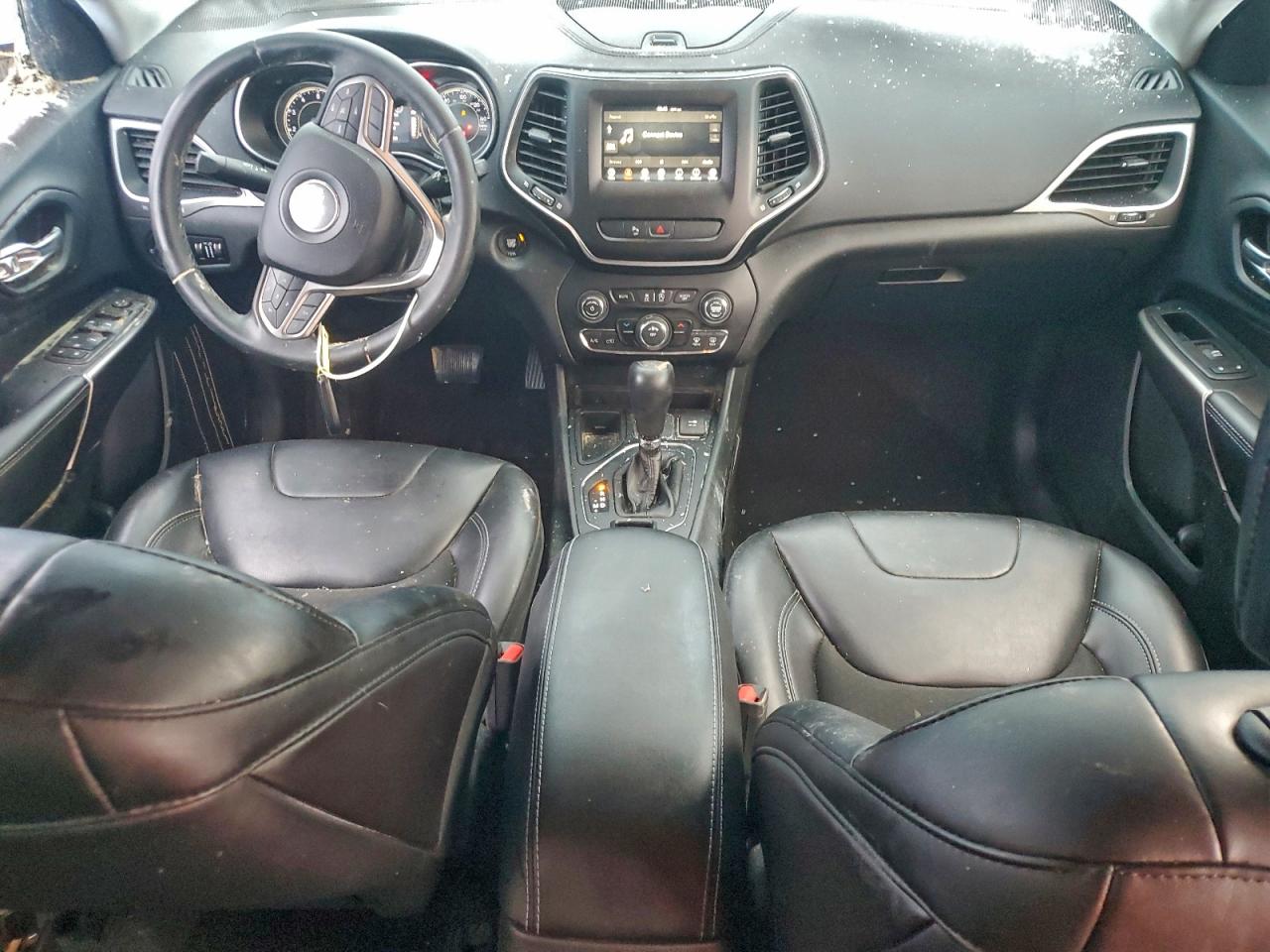 Jeep Grand Cherokee Latitude Plus Image 8