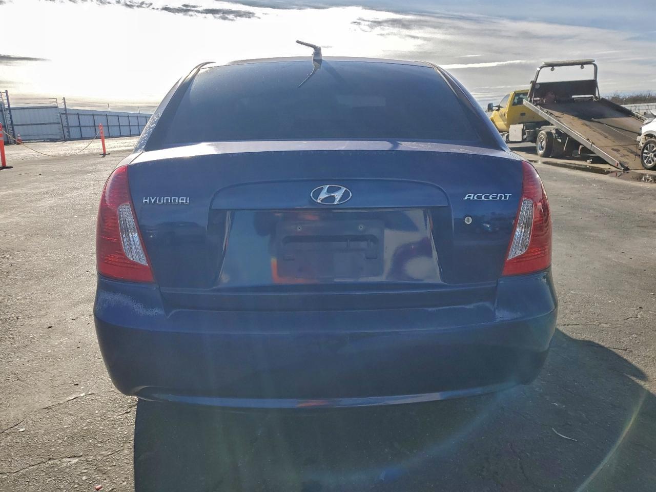 Hyundai ACCENT Gls Image 9