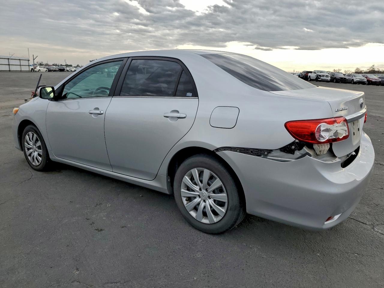 Toyota Corolla Base Image 6