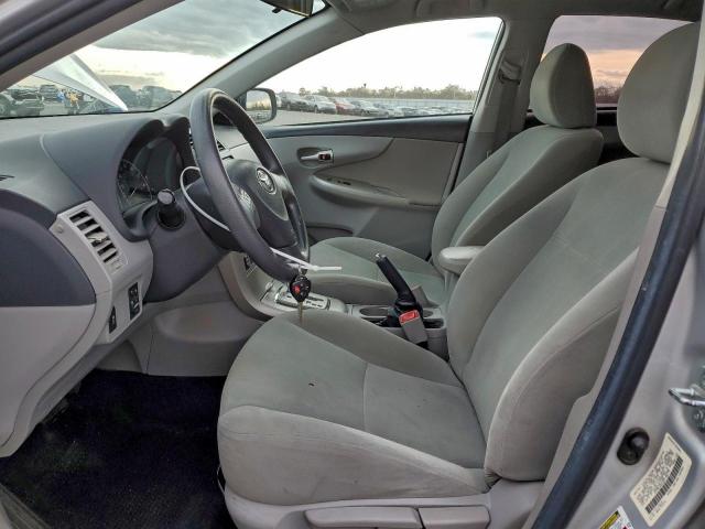 Toyota Corolla Base Image 12