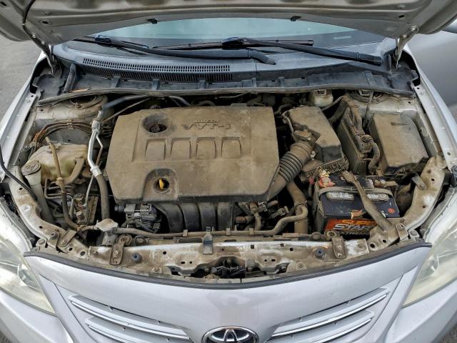 Toyota Corolla Base Image 5