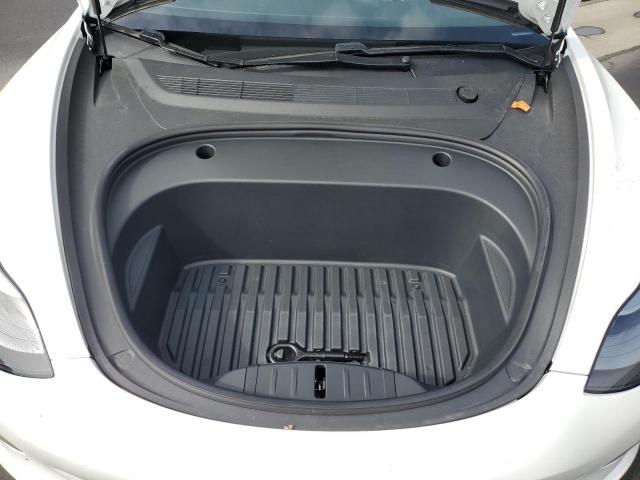 Tesla Model 3 Image 9