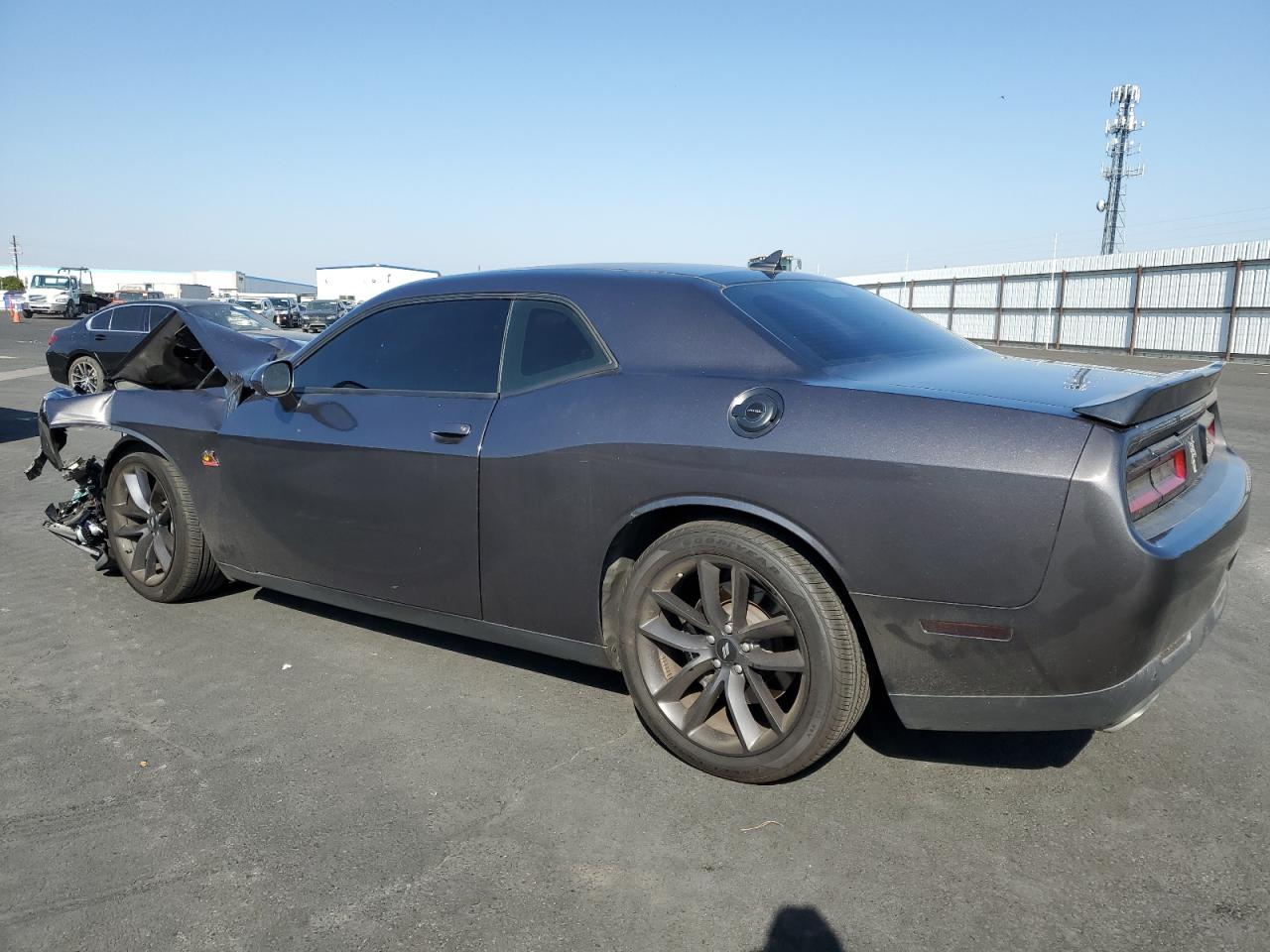 Dodge Challenger R/t Scat Pack Image 2