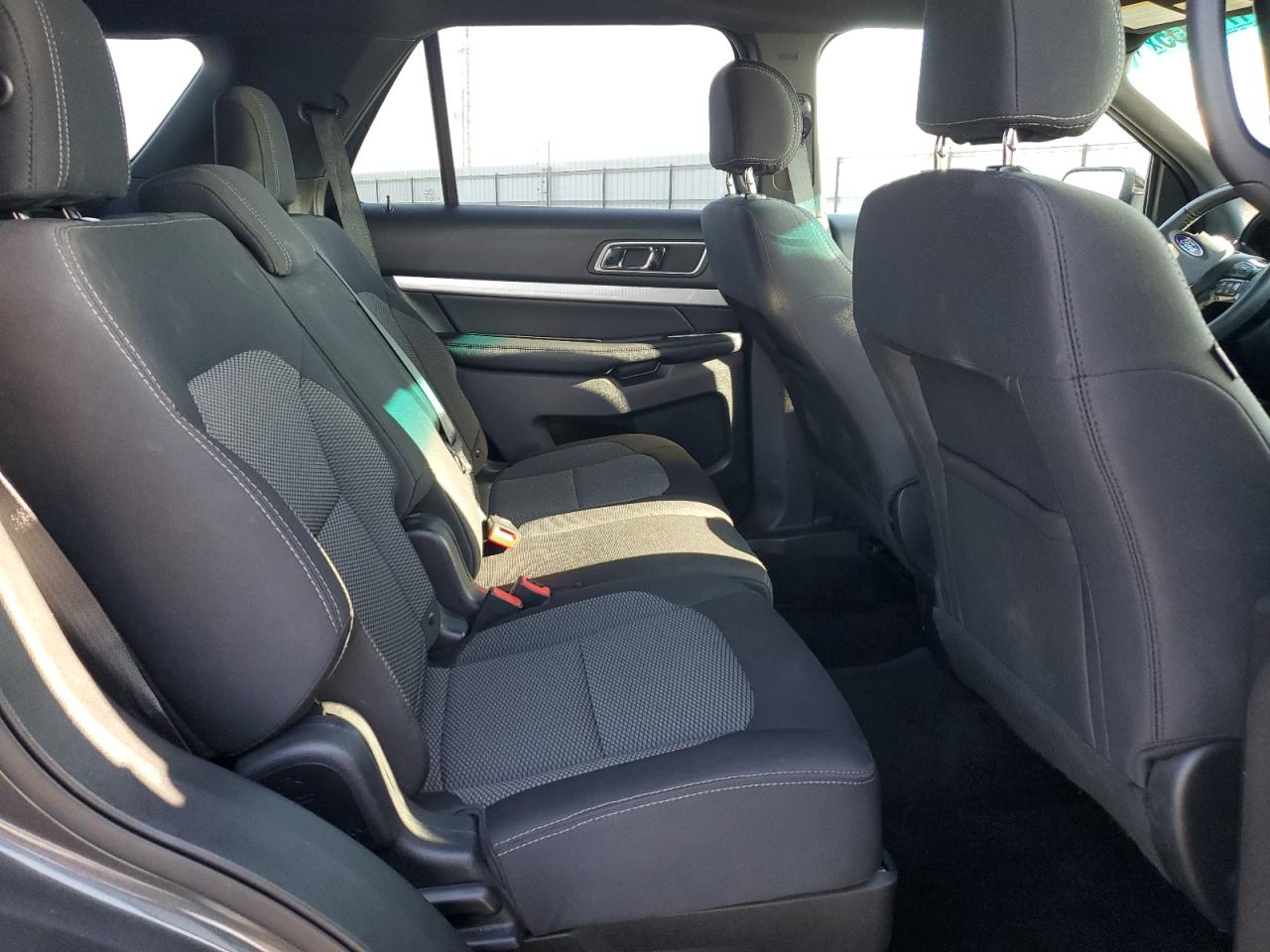 Ford Explorer Xlt Image 7