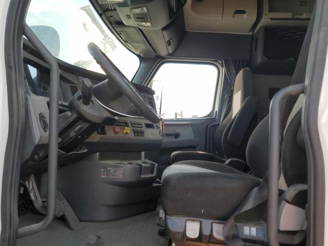 Freightliner Cascadia 1 Image 4