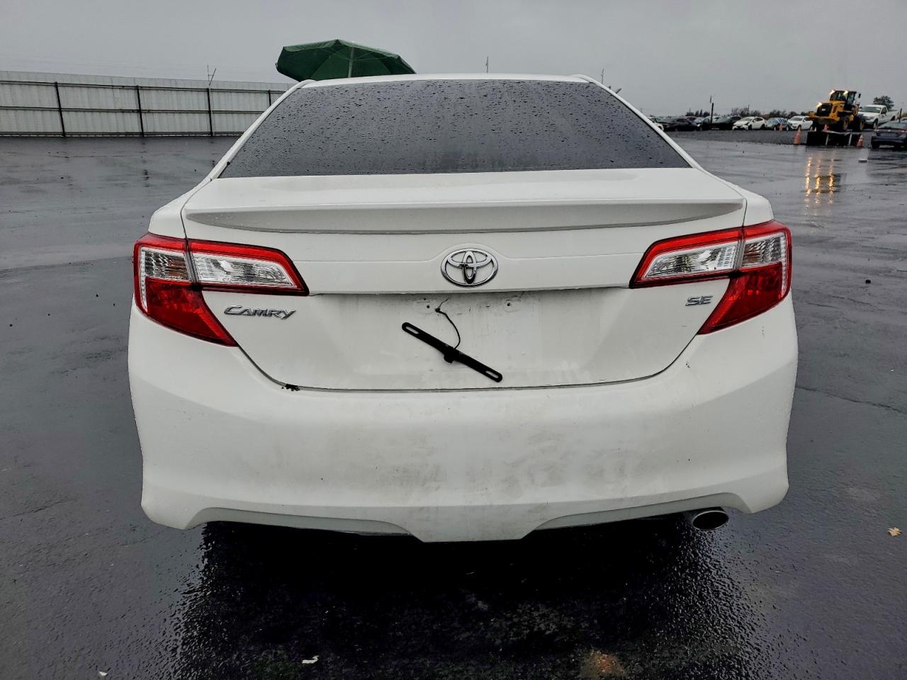 Toyota Camry Base Image 5