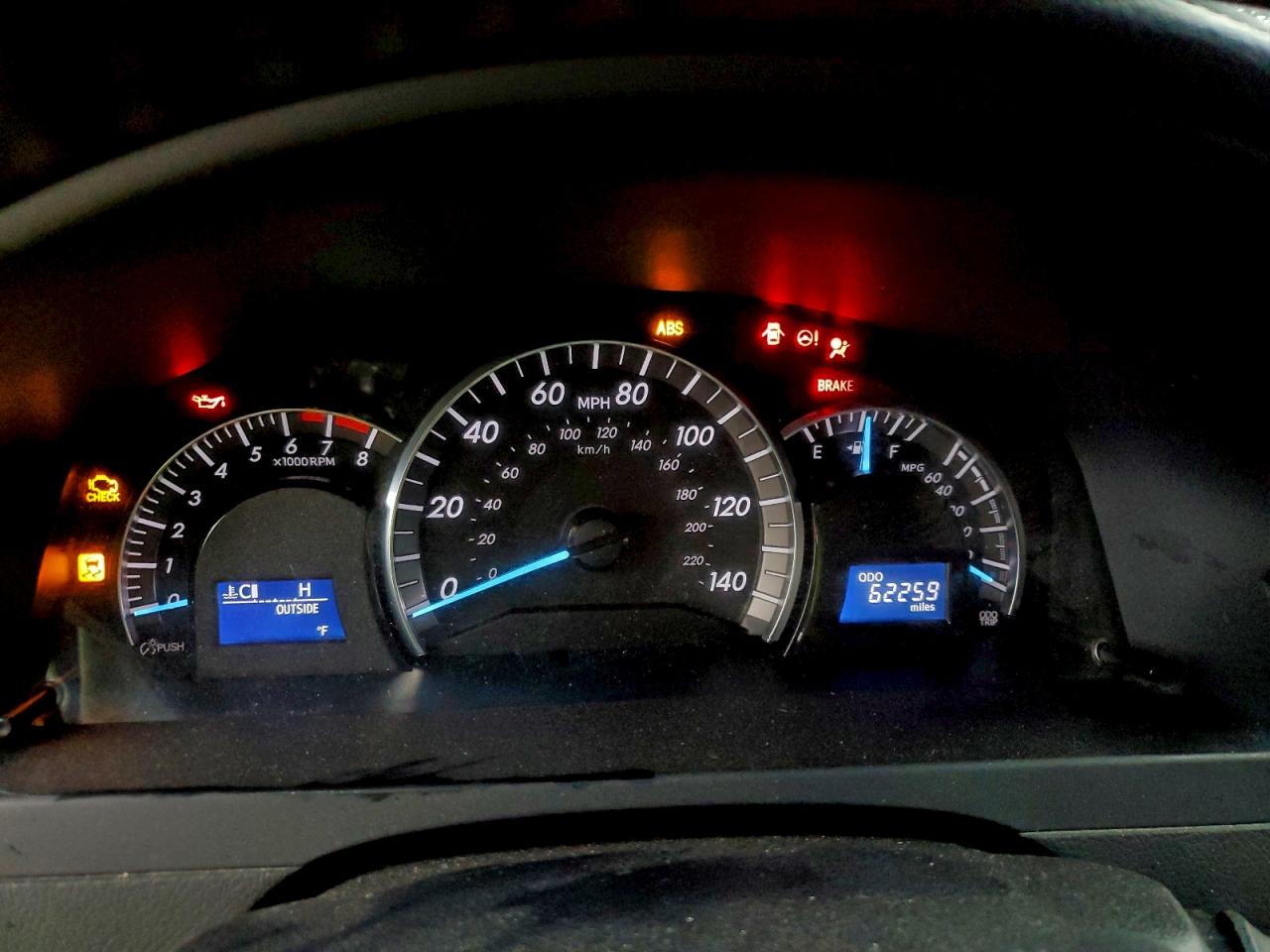 Toyota Camry Base Image 7