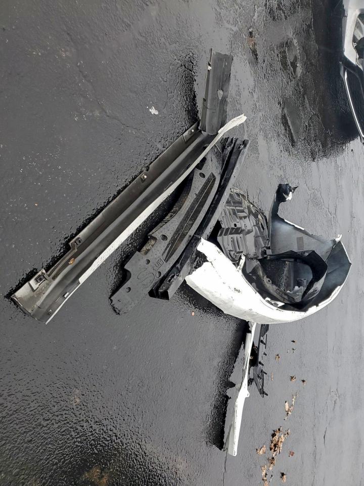 Toyota Camry Base Image 9