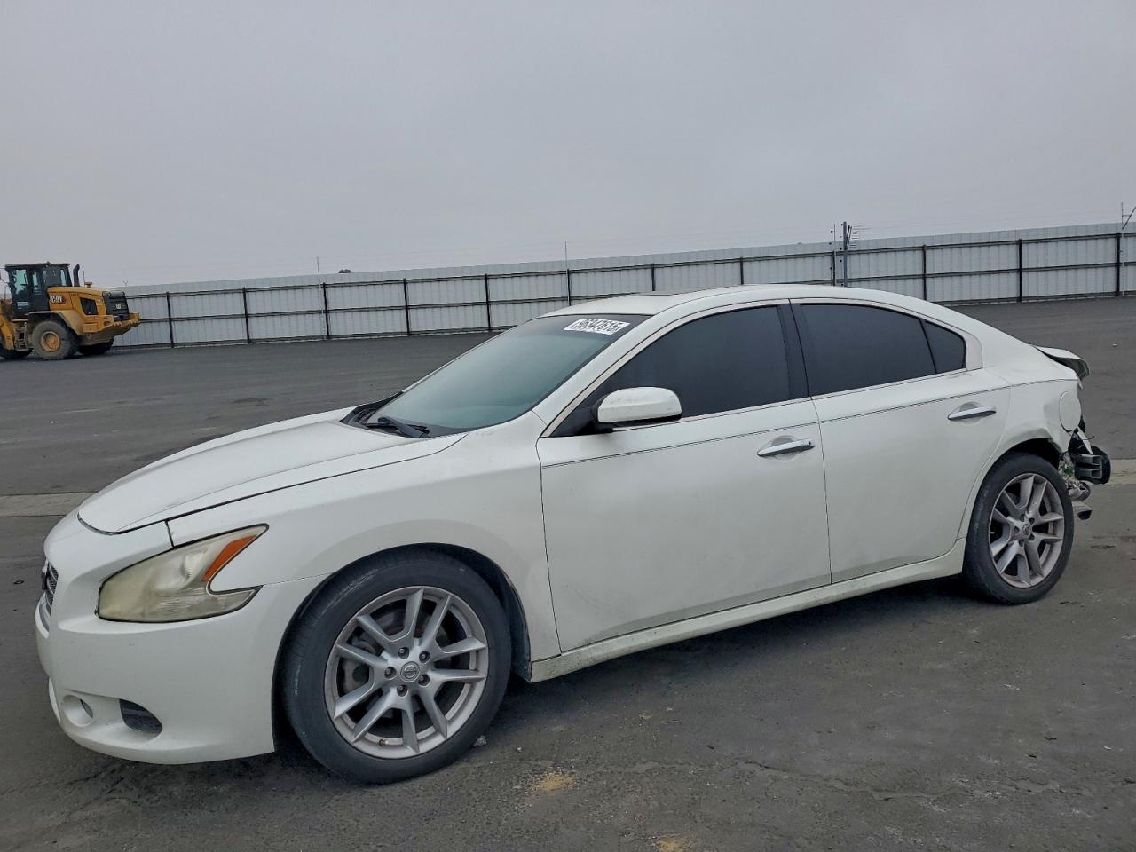 Nissan Maxima S Image 1