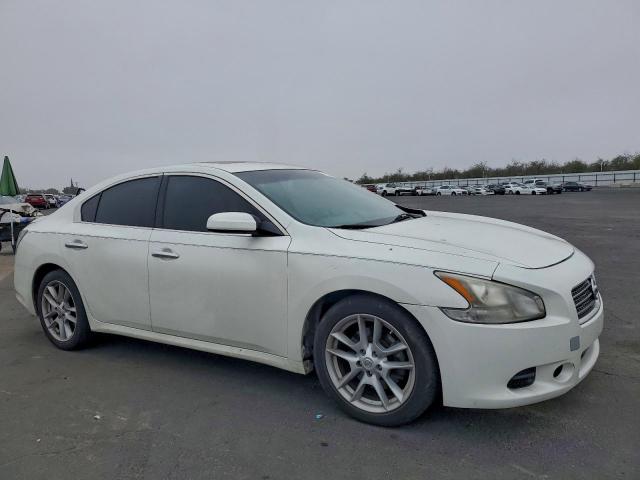 Nissan Maxima S Image 2