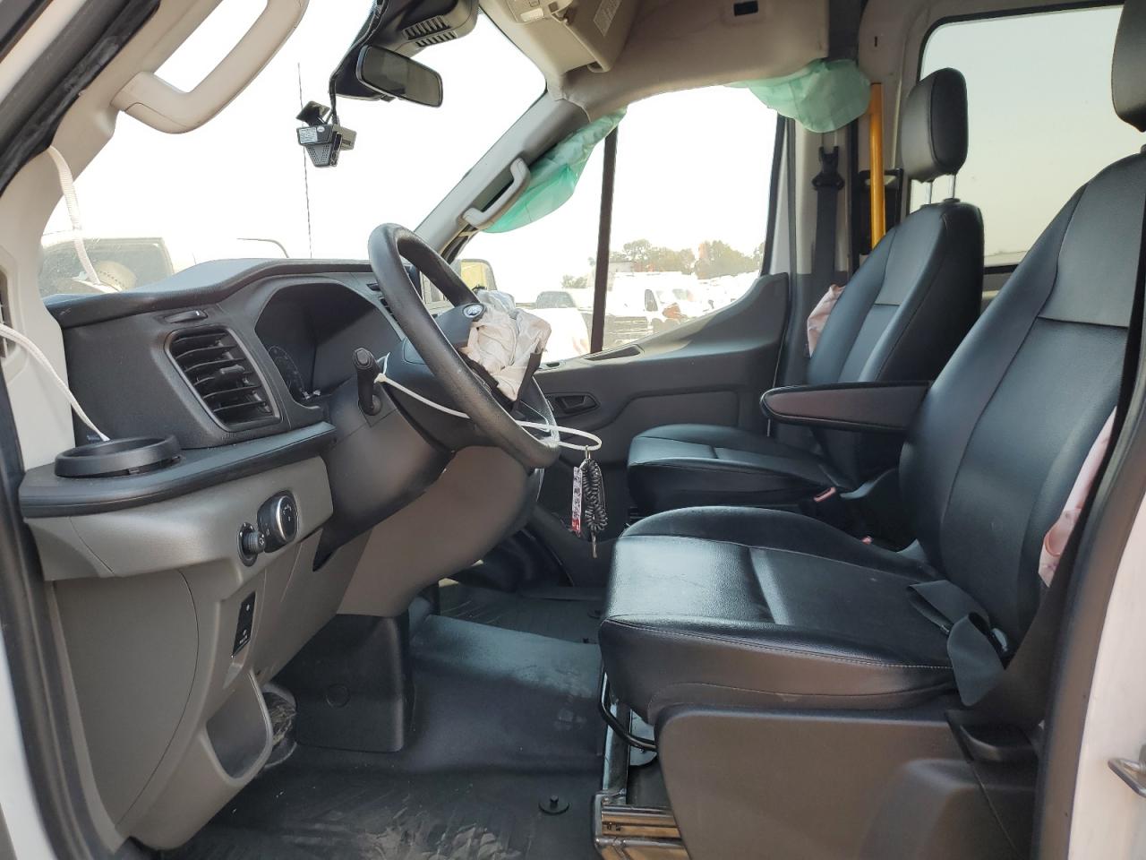 Ford Transit T-250 Image 7