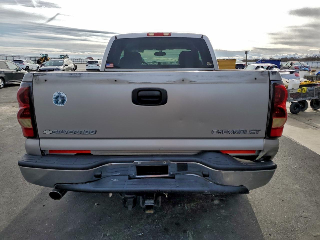 Chevrolet Silverado C1500 Image 5