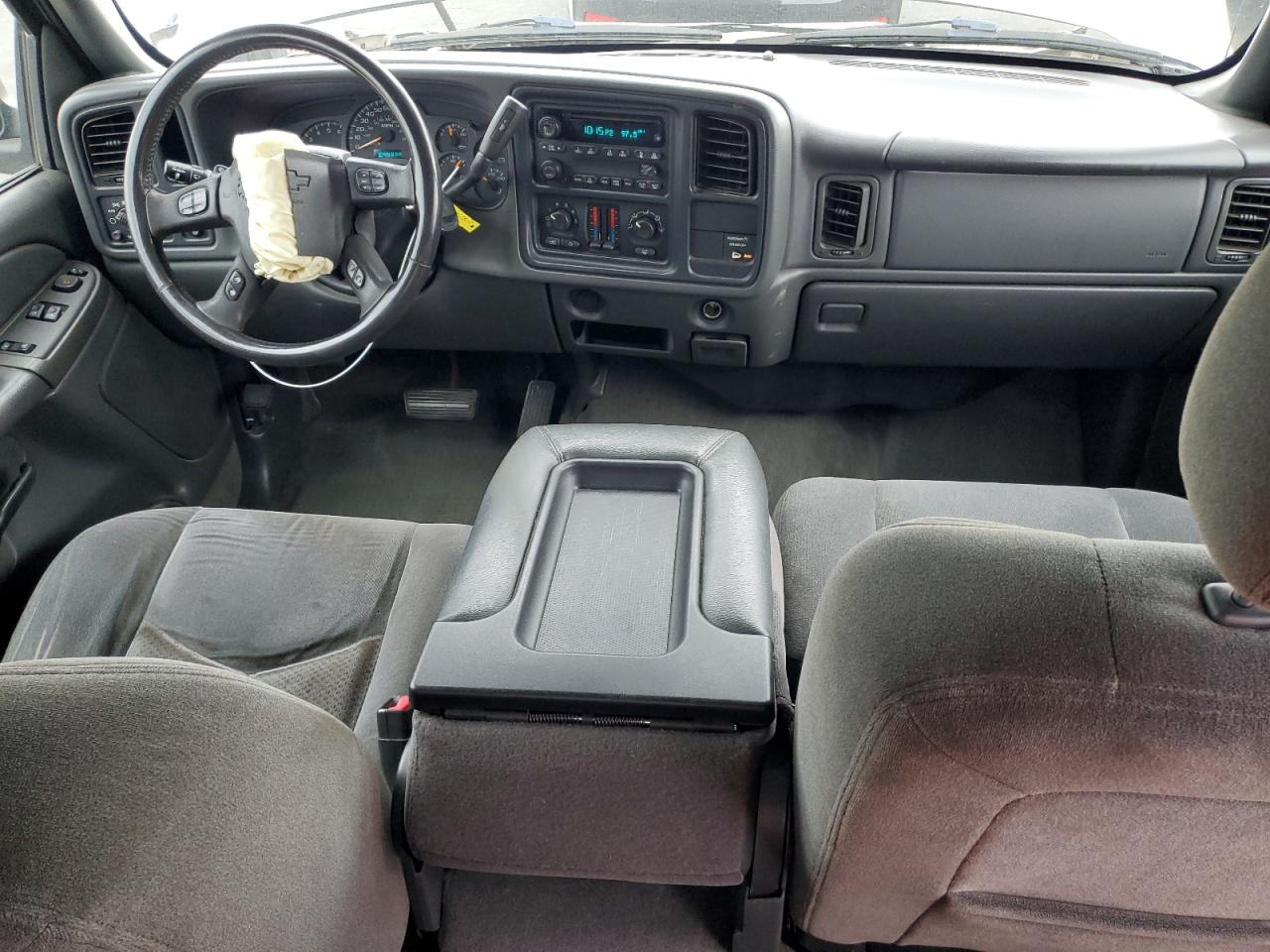 Chevrolet Silverado C1500 Image 9