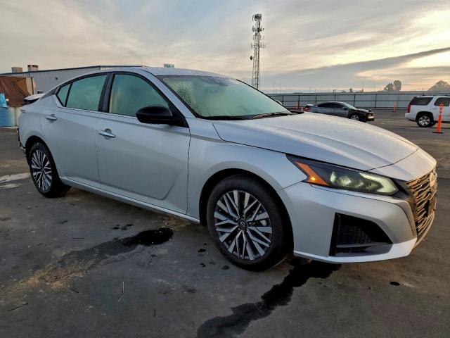 Nissan Altima Sv Image 3