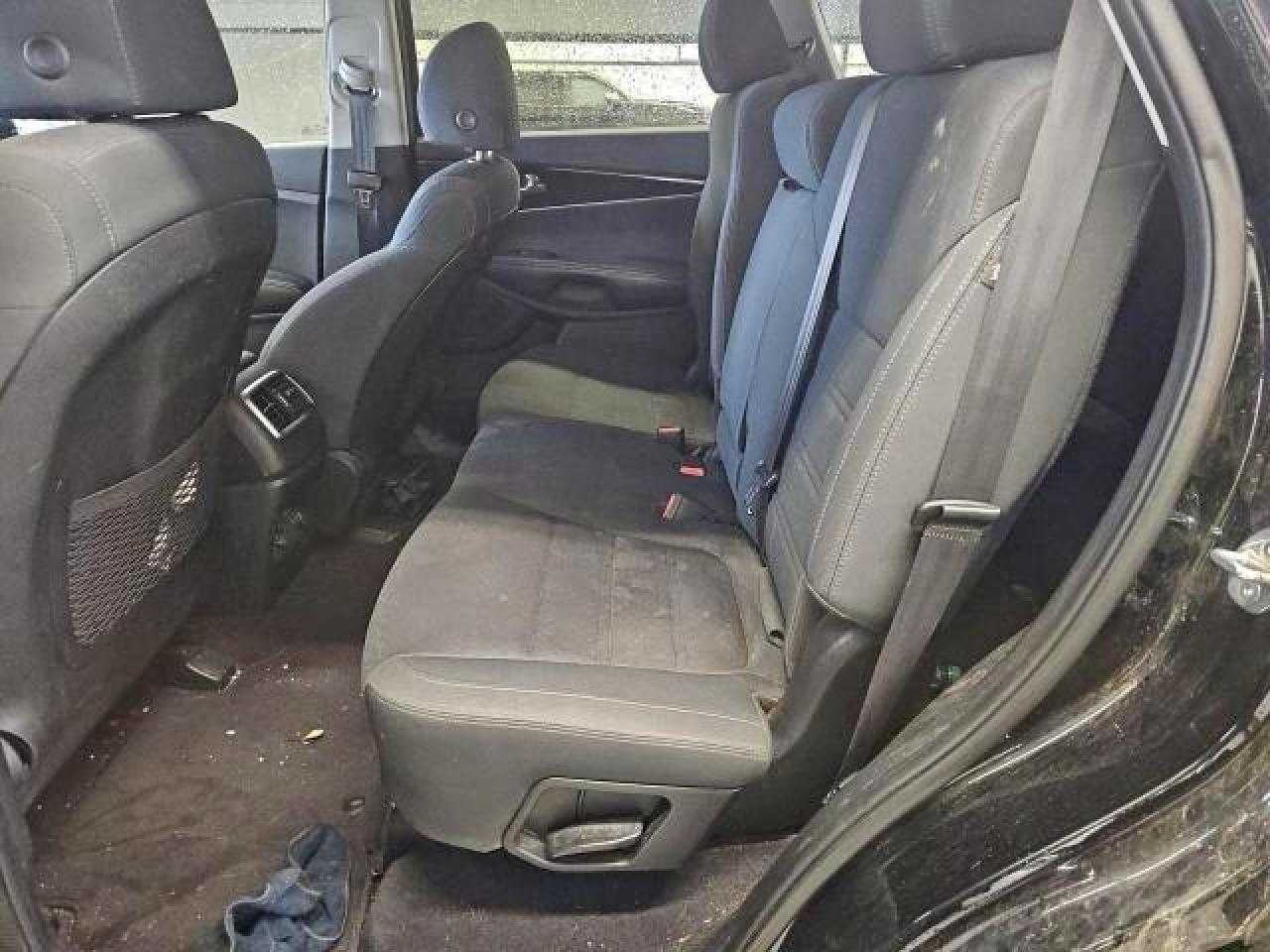 Kia Sorento S Image 7