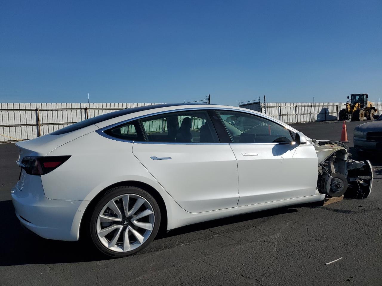 Tesla Model 3 Image 4