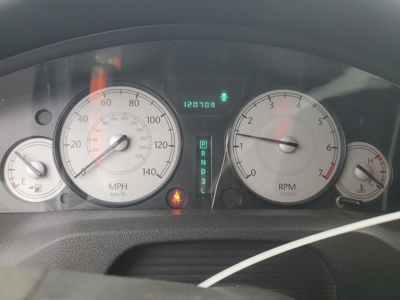 Chrysler 300 Image 9