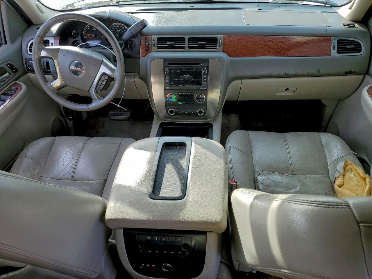 GMC Yukon Image 3