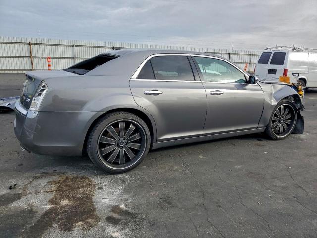 Chrysler 300 Limited Image 5