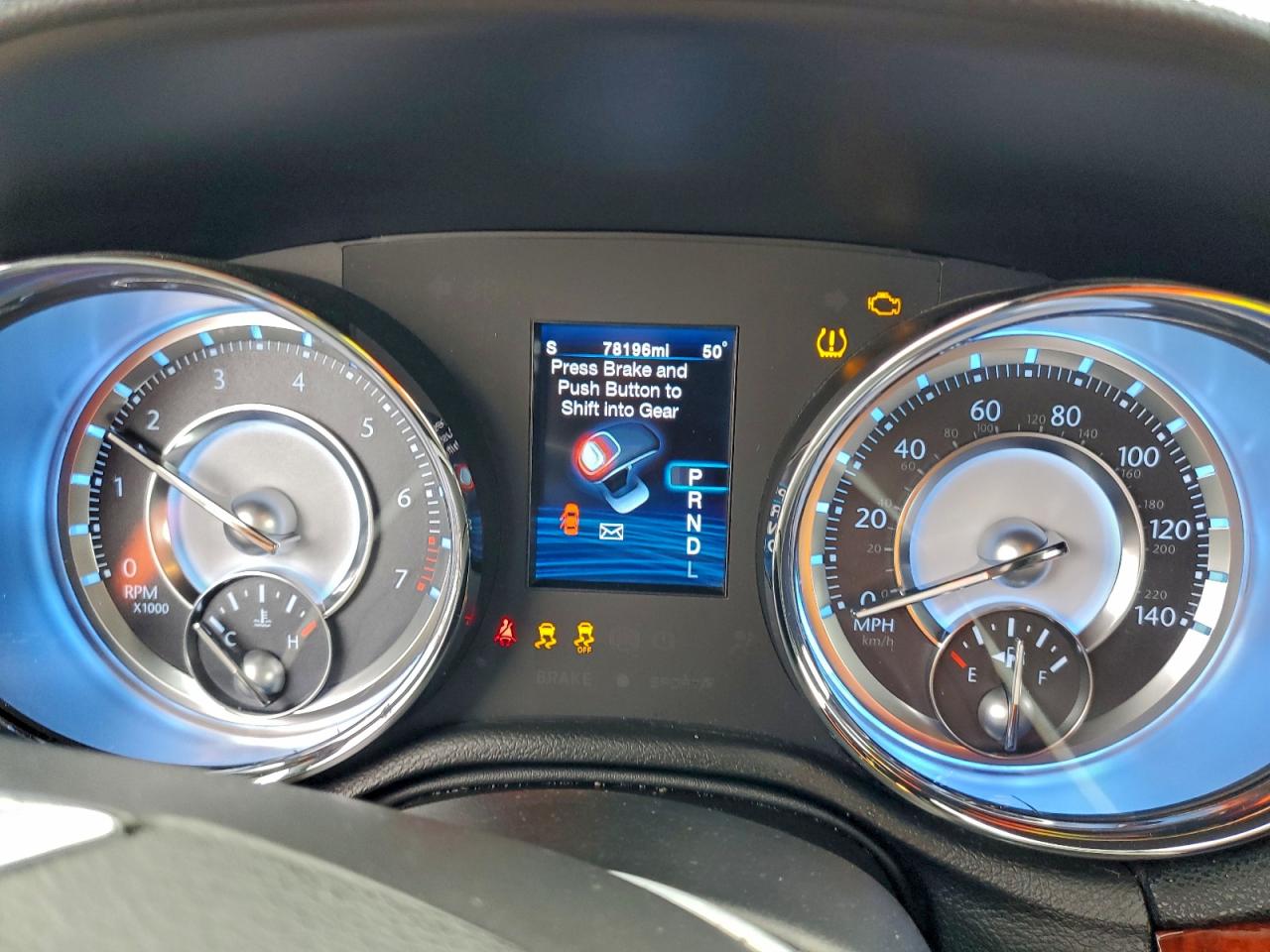 Chrysler 300 Limited Image 9