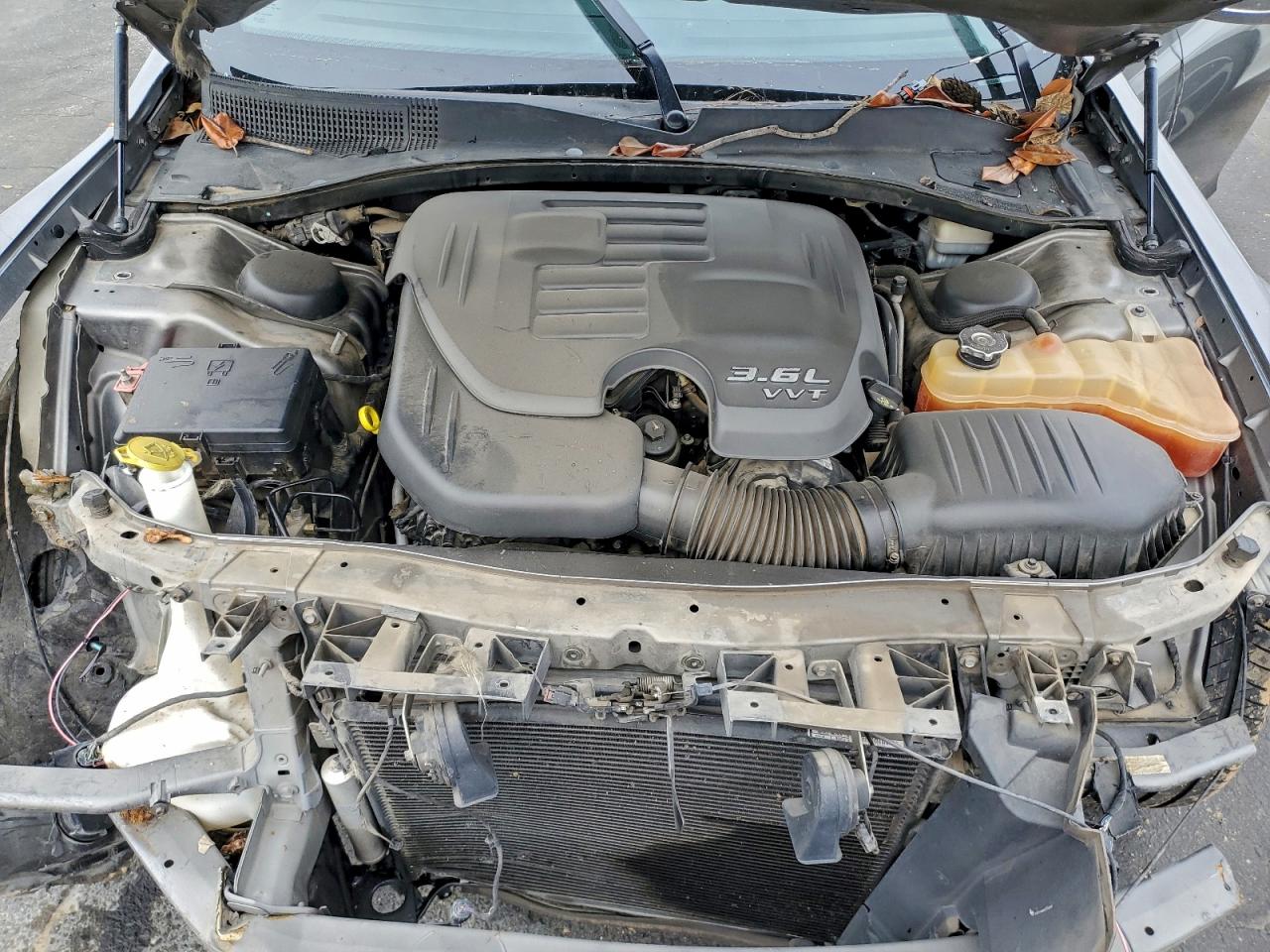 Chrysler 300 Limited Image 10