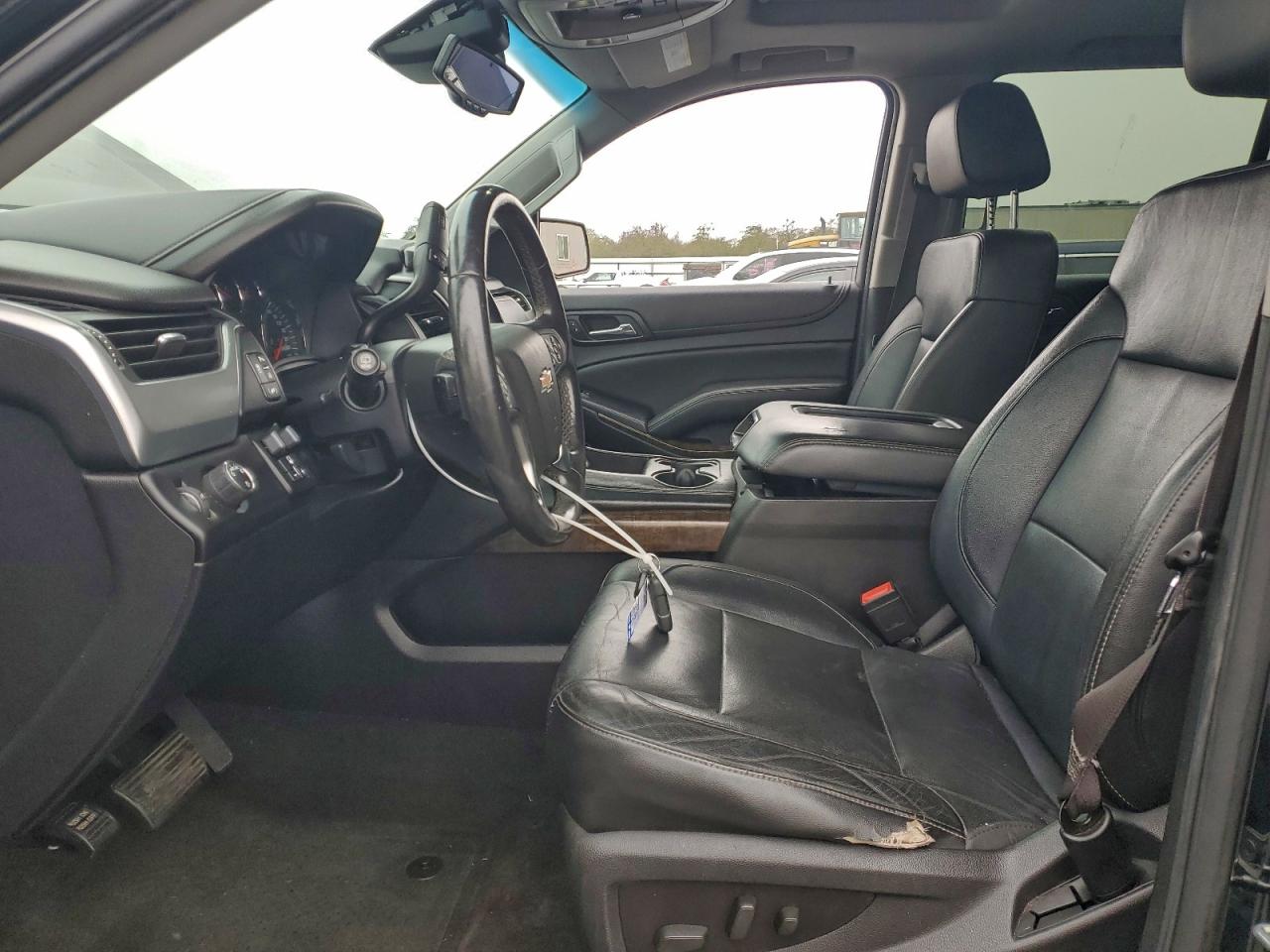 Chevrolet Tahoe C1500 Lt Image 11