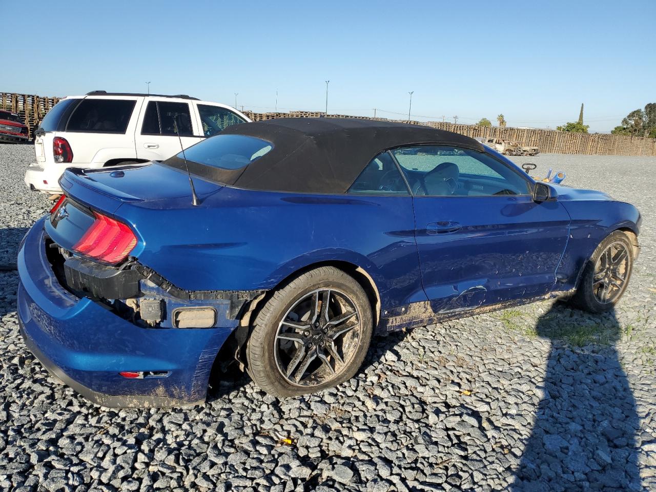 Ford Mustang Image 9