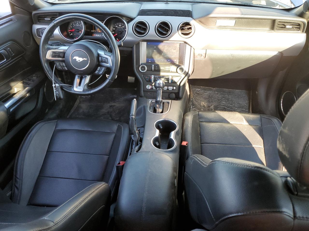 Ford Mustang Image 2