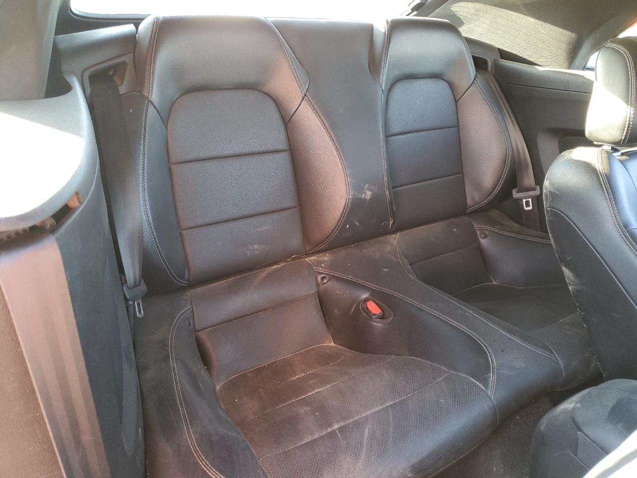 Ford Mustang Image 5