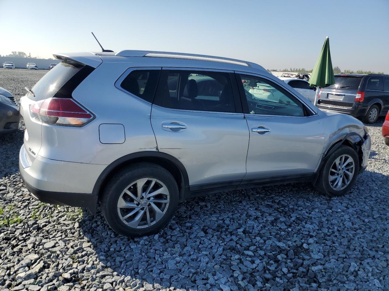 Nissan Rogue S Image 3