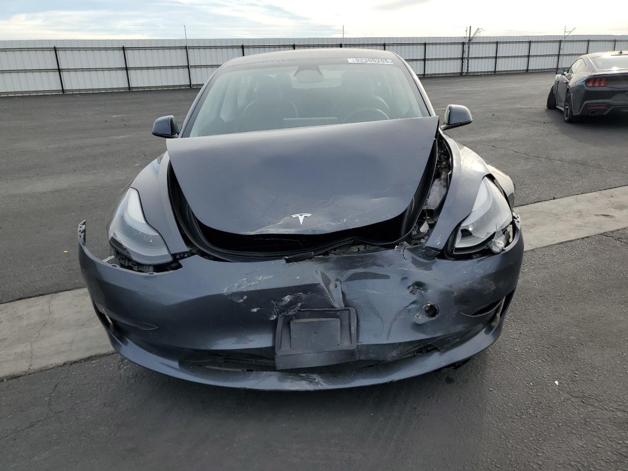 Tesla Model 3 Image 5
