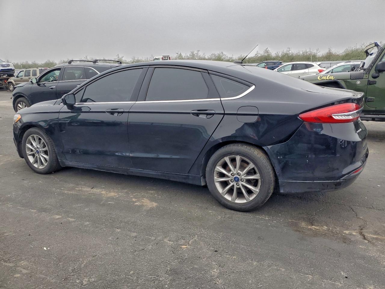 Ford Fusion Se Image 2
