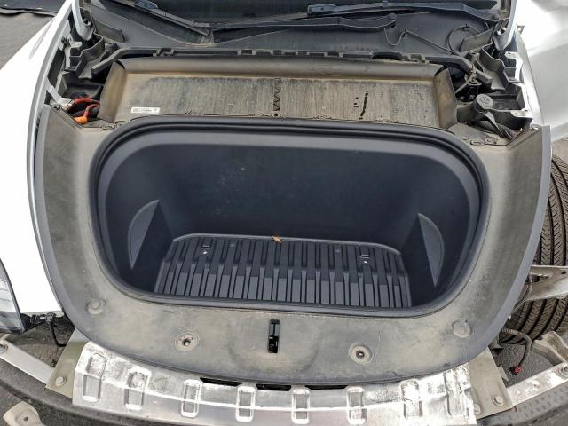 Tesla Model Y Image 10