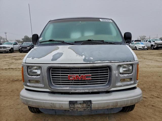 GMC Savana G3500 Image 11