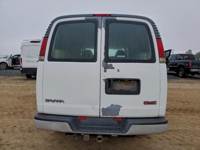 GMC Savana G3500 Image 13