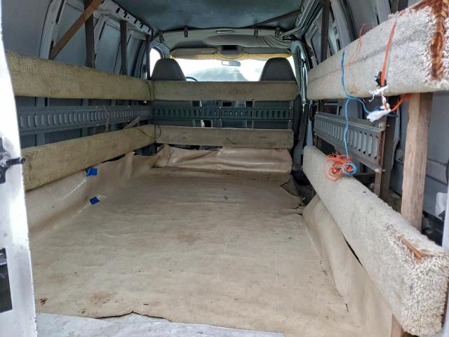 GMC Savana G3500 Image 7