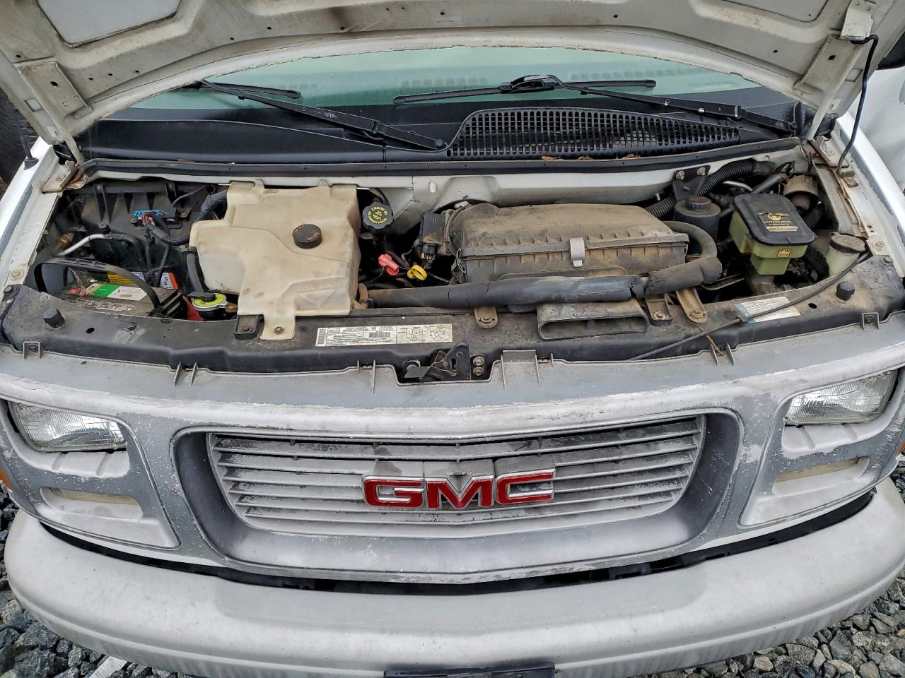 GMC Savana G3500 Image 6