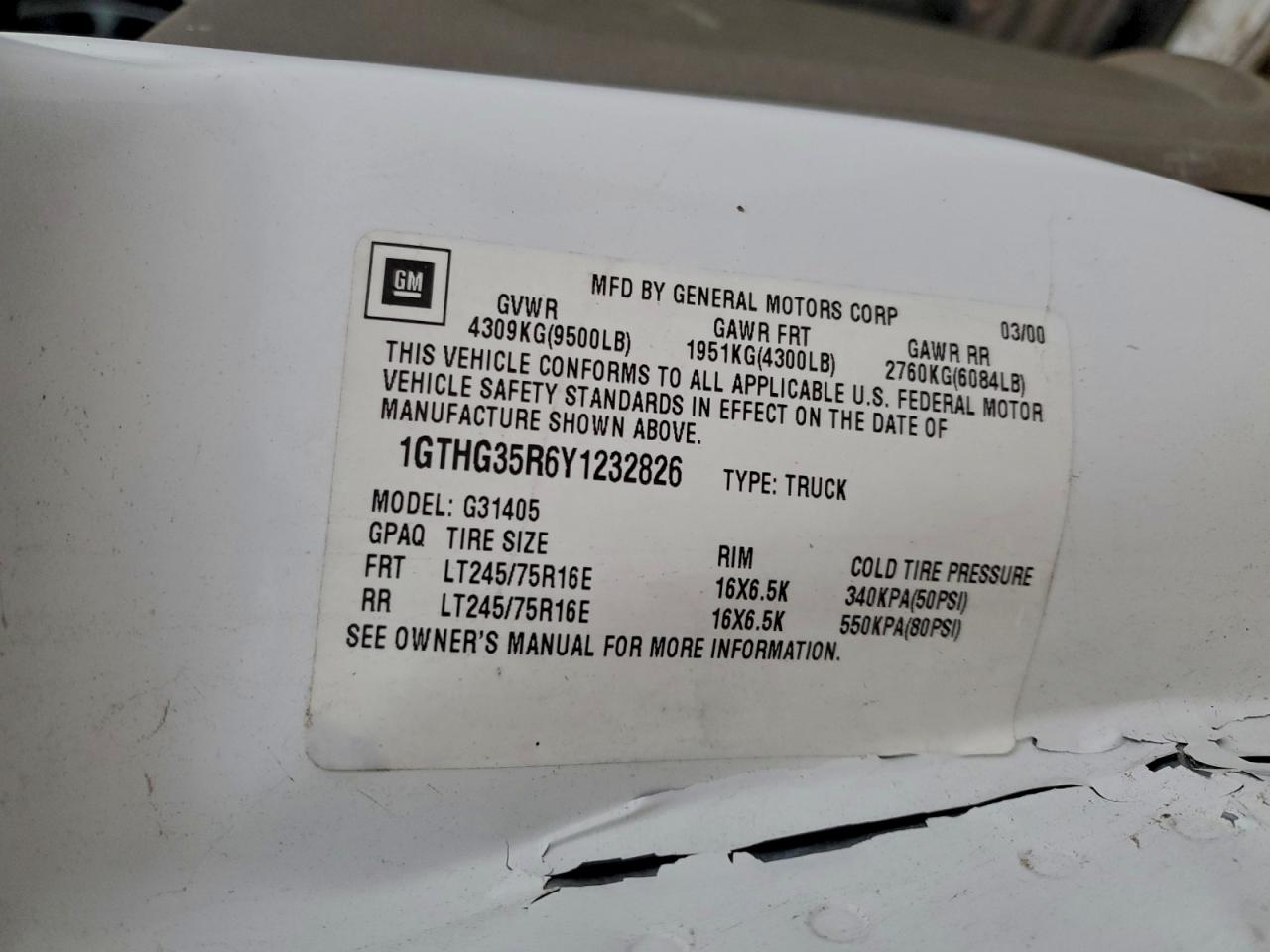 GMC Savana G3500 Image 10