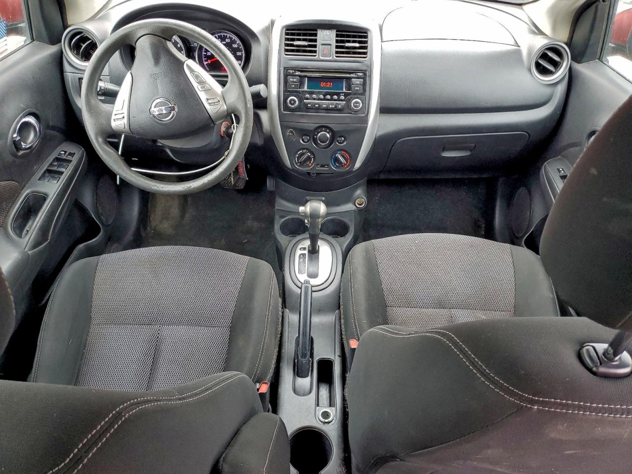 Nissan Versa S Image 6
