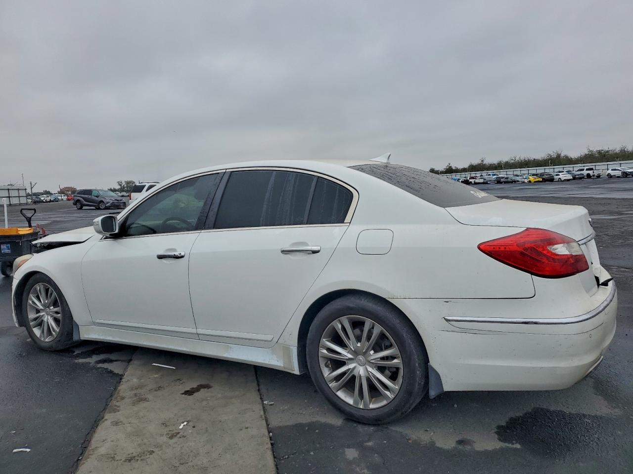 Hyundai Genesis 3.8l Image 2