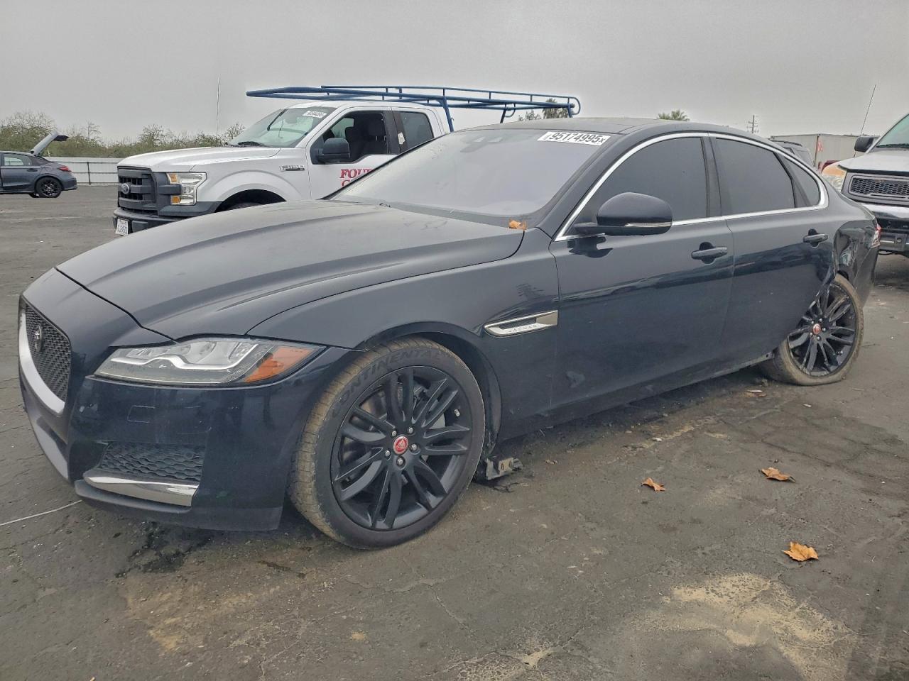 Jaguar XF Prestige Image 1