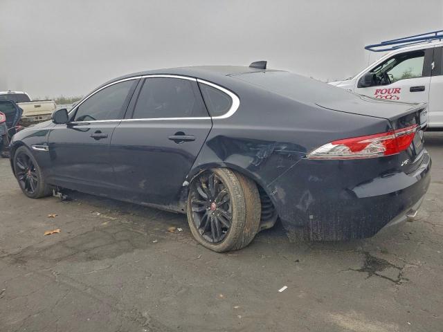 Jaguar XF Prestige Image 3