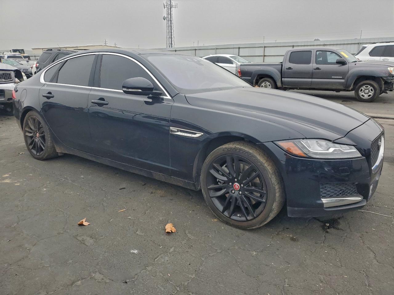 Jaguar XF Prestige Image 4