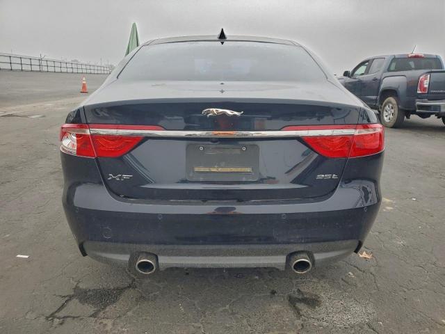 Jaguar XF Prestige Image 6