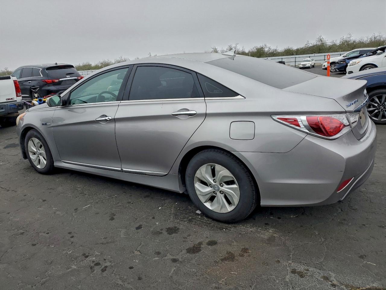 Hyundai SONATA Hybrid Image 3