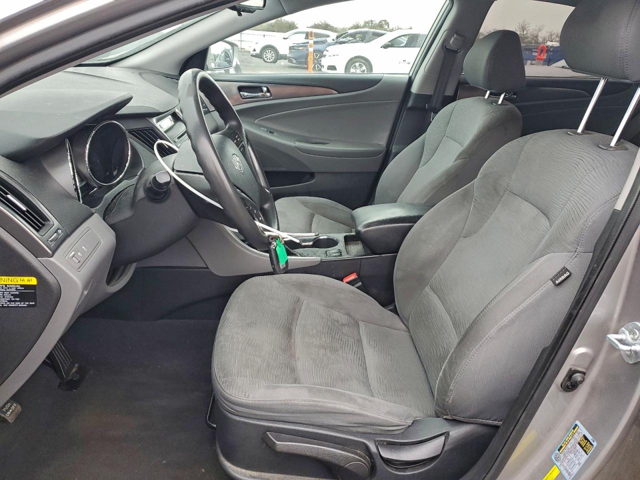 Hyundai SONATA Hybrid Image 9