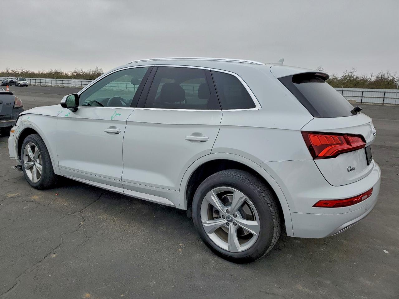 Audi Q5 Premium Image 2